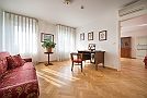 Ubytování s výhledem na Pražský hrad Obývací pokoj